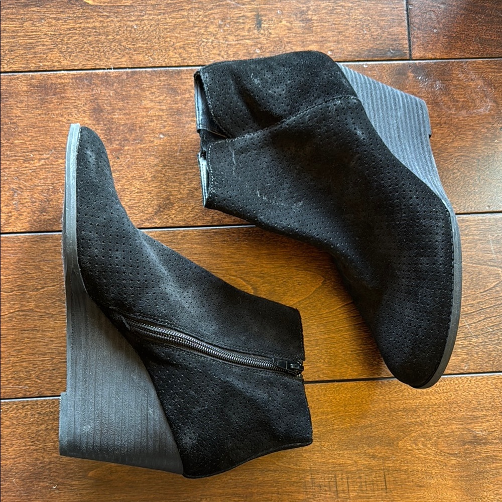 Black Heeled Boots